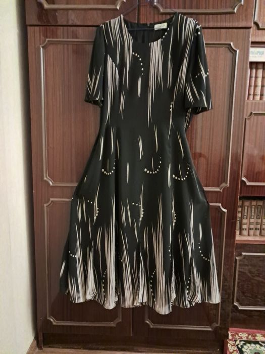 Платья разные,недорого.