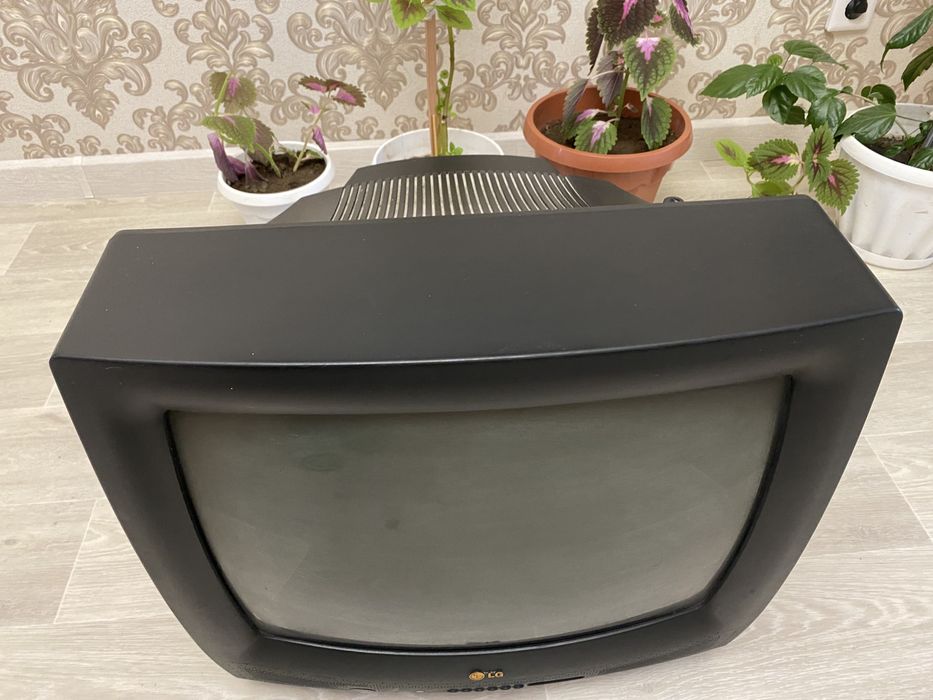 Продам телевизор