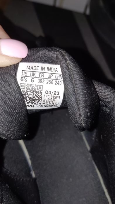 Кроссовки adidas ( три пары)
