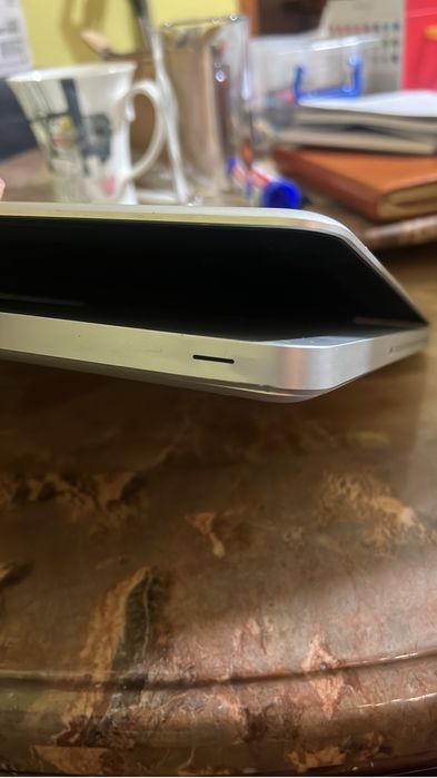 Macbook, model n A 1286, class B specification, serial n C02JJ7B1DV33