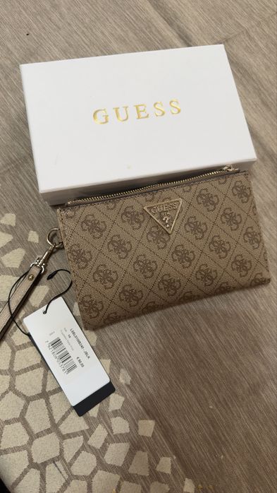 Ново дамско портмоне guess