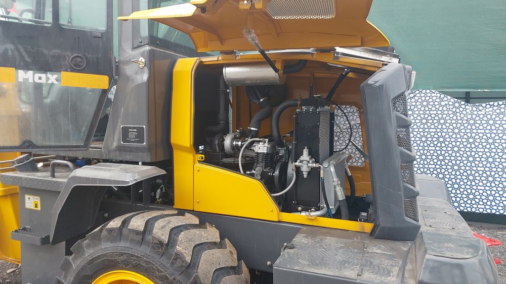 Фронтальный погрузчик 1.5 кублик 160 от кучи