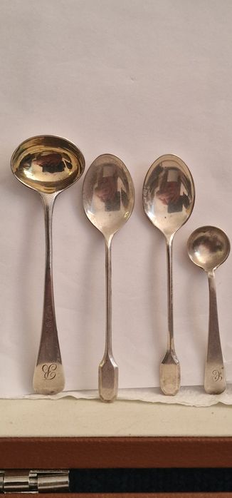 Tacâmuri din argint  marcat (925)