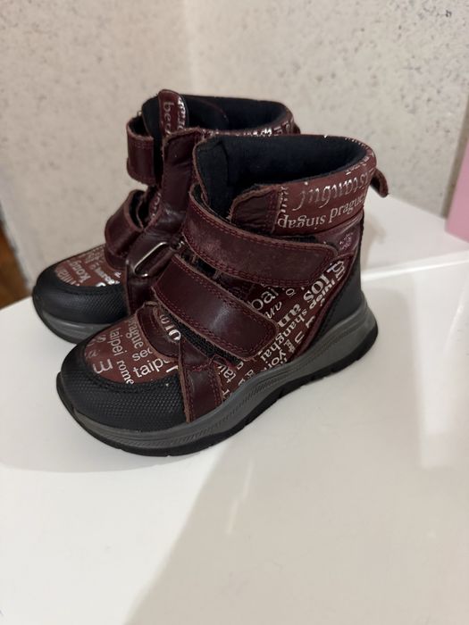 Продам детские вещи, обувь .