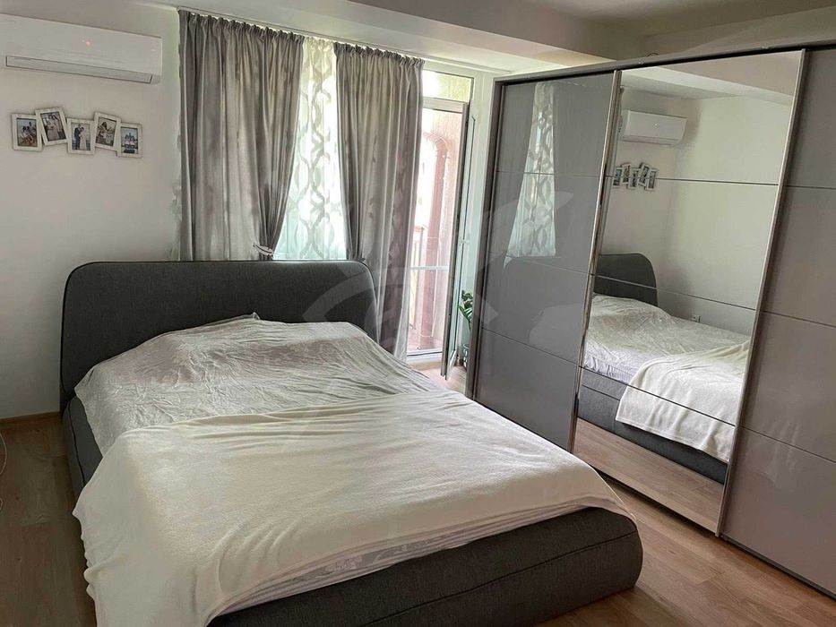 Продава се Многостаен апартамент в Бургас, Възраждане - 165 кв.м за 2000 €/кв.м - Снимка #3