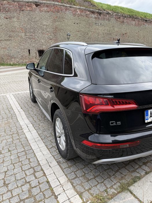 Vând Audi Q5 FY.2.0 TDI Quattro S tronic -Panoramic-Led