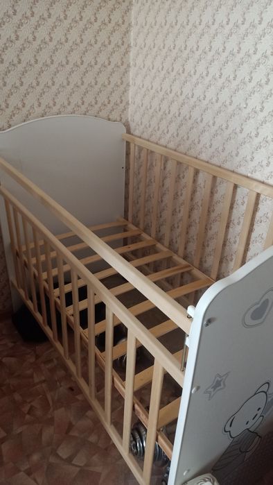 Детская кроватка