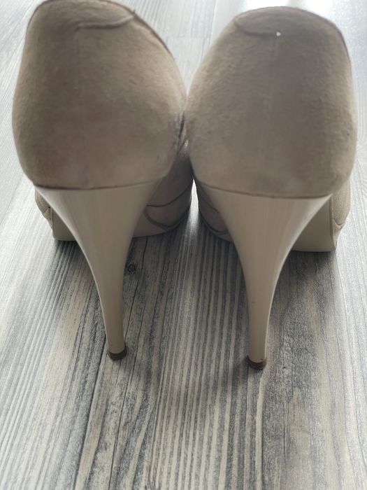 Pantofi nude cu platforma