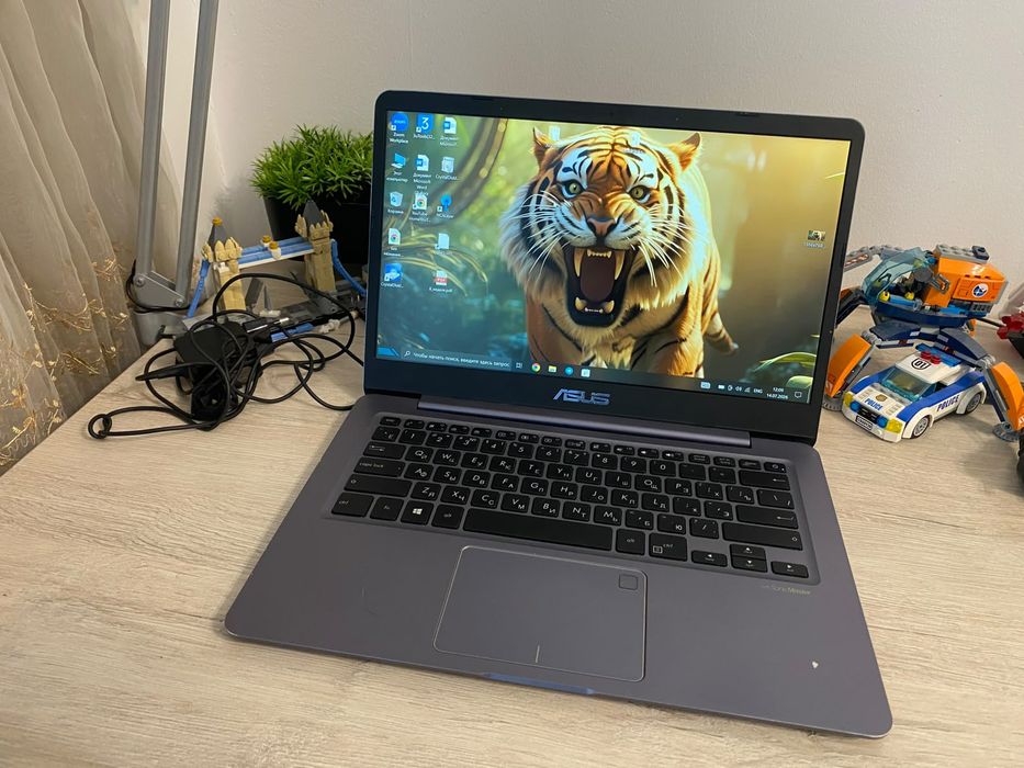 Ультрабук ASUS/IPS Full HD/intel i3-7/SSD Nvme