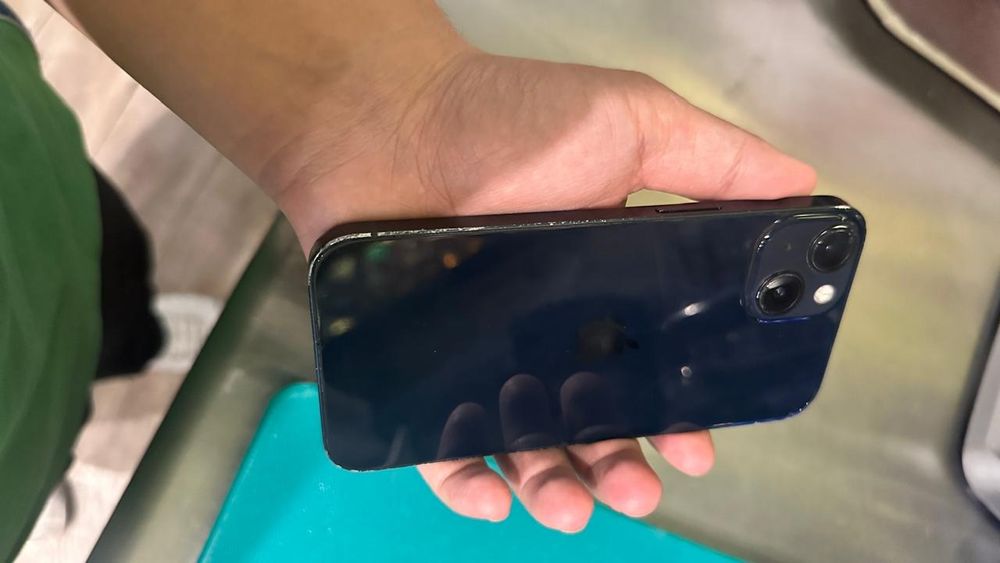 Айфон 13 сатылады