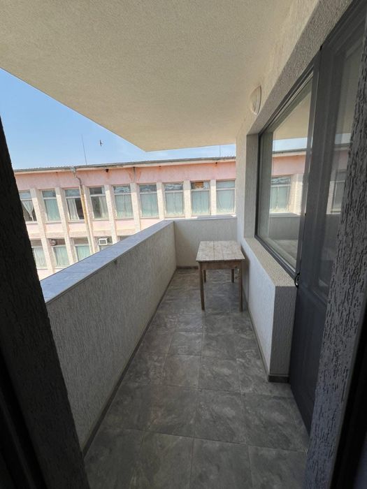 Дава се под наем Двустаен апартамент в Търговище, Център - 68 кв.м за 357 € - Снимка #1