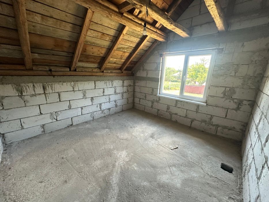 Casă P+M cu 2.400 mp teren intravilan, două deschideri la stradă – Tătăruși, Iași