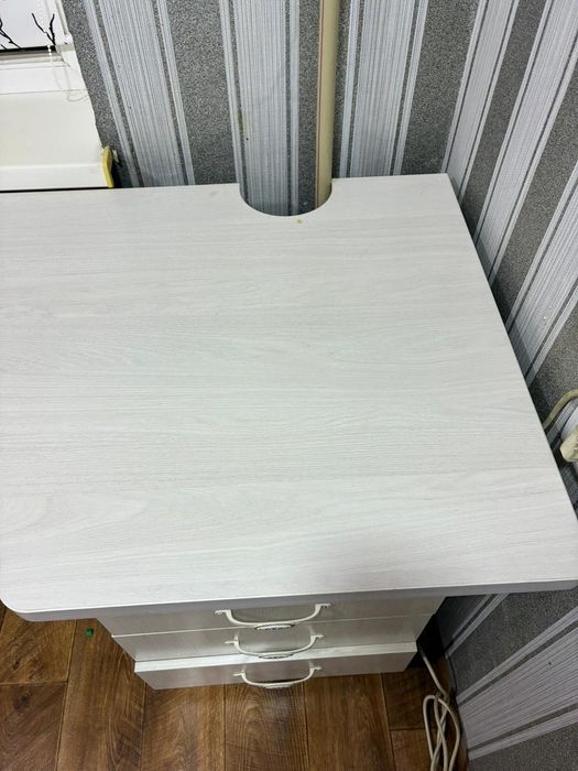 Продам стол в хорошем состояние