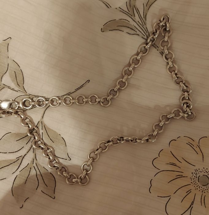 Продам серебряную  цепь  ОАЭ