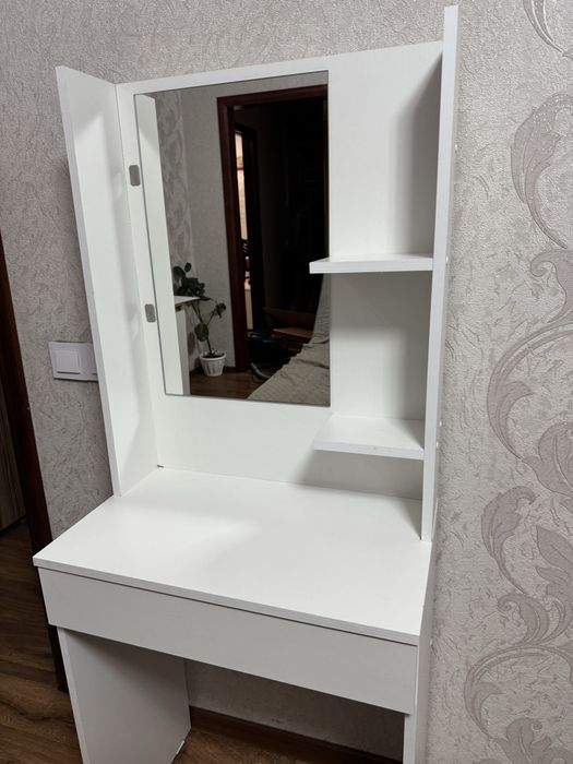 Туалетный столик! Продам