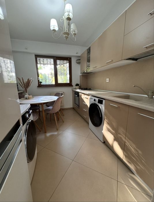 De închiriat apartament cu 2 camere