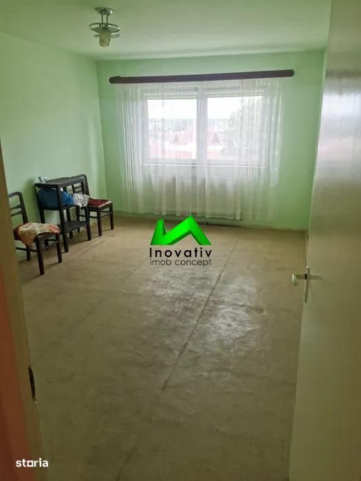Apartament de vanzare 2 camere decomandat pivnita Sibiu Vasile Aaron — fotografia 1