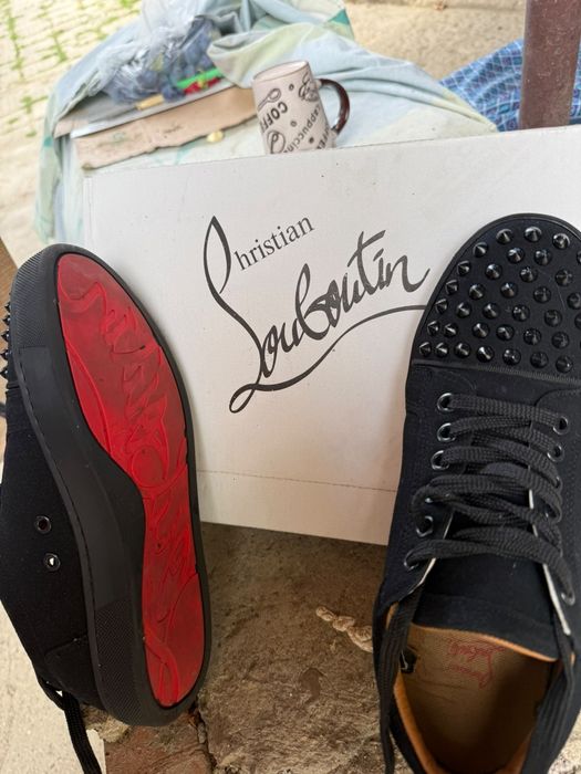 Продавам обувки Christian Louboutin