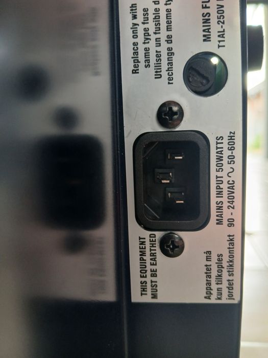 Mixer soundcraft epm12