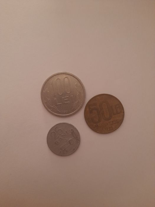 monede vechi 100, 50 și 25 lei