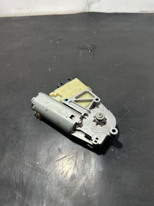 Motoras trapa plafon BMW Seria 5 E60 | 6937509 520d 525d 530d 535d