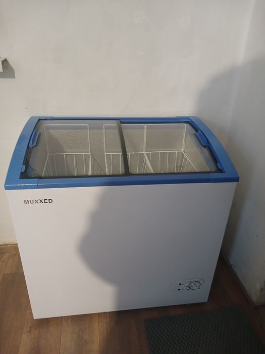 Морозильник лар, почти новая