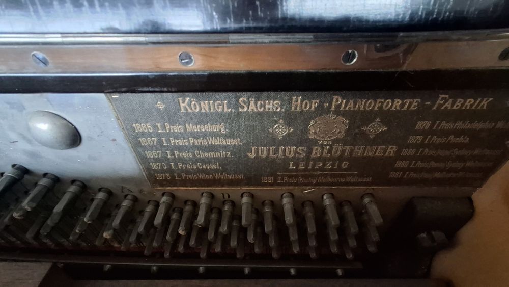 Pian vertical Julius Blüthner – Leipzig (cca. 1890–1900)
Vând pian ver