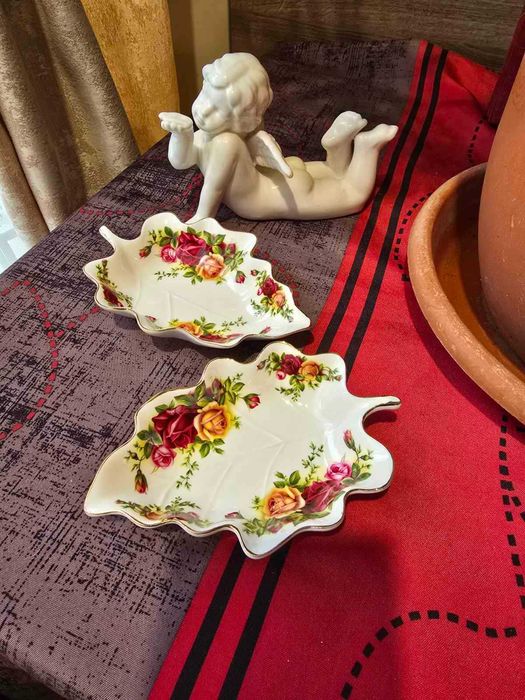 Комплект две малки десертни чинии