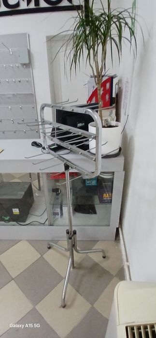 Mobilier magazin, vitrina, tejghea, panouri sina Slatwall cu accesorii