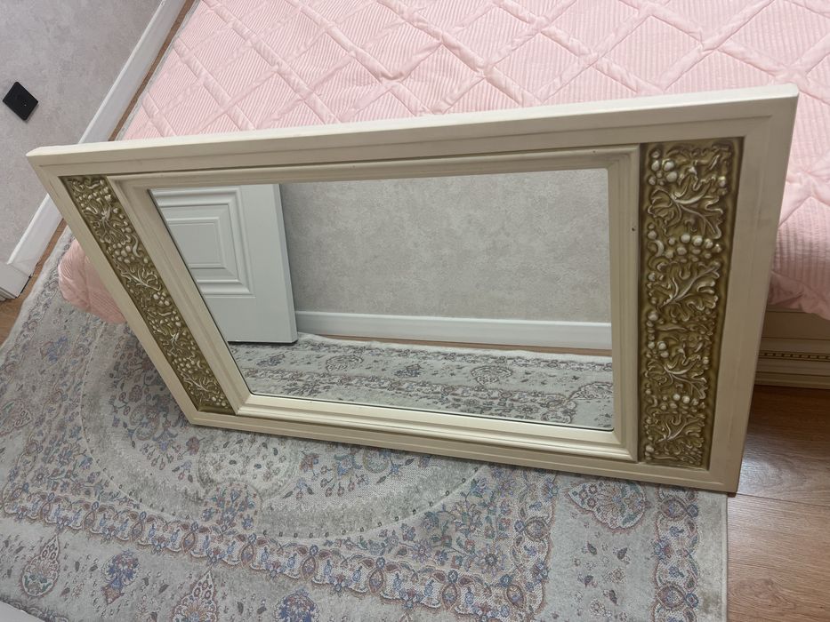 Продам зеркало настенное 120х70