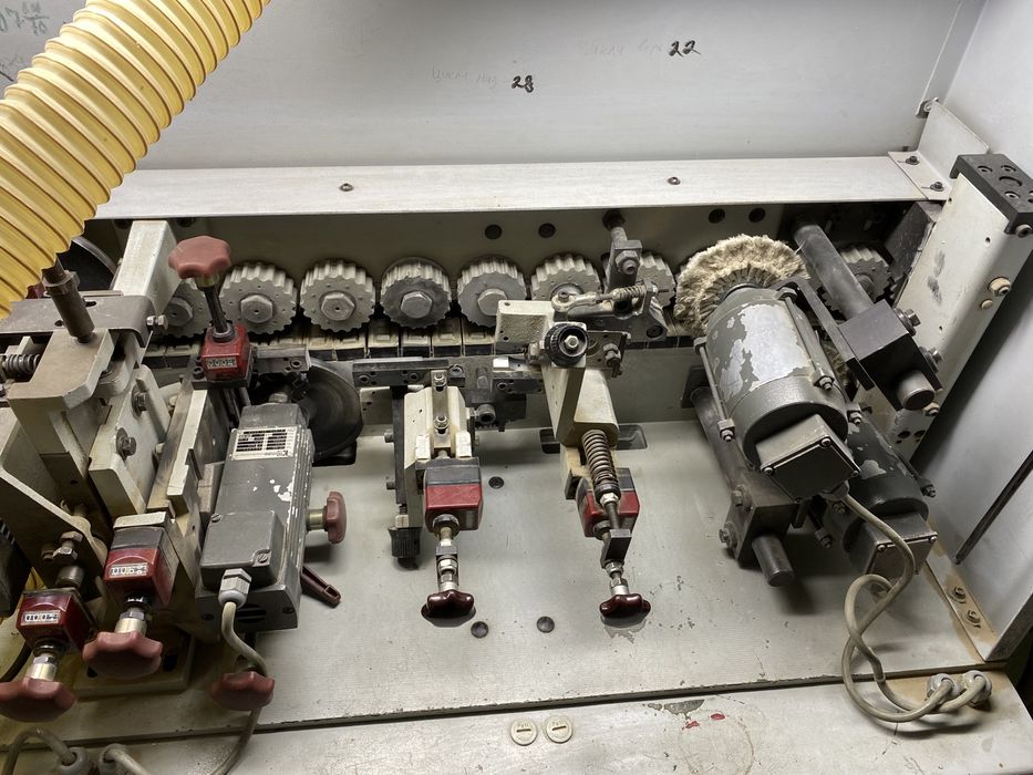 Кромкооблицовочный станок “BRAND”