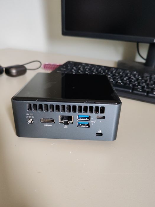 Продам Intel nuc