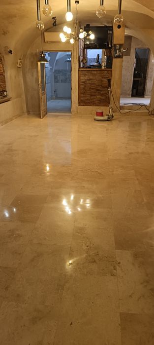 Slefuire chituire și lustruire marmură, travertin, granit, mozaic.