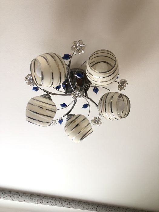 Люстра пятирожковая