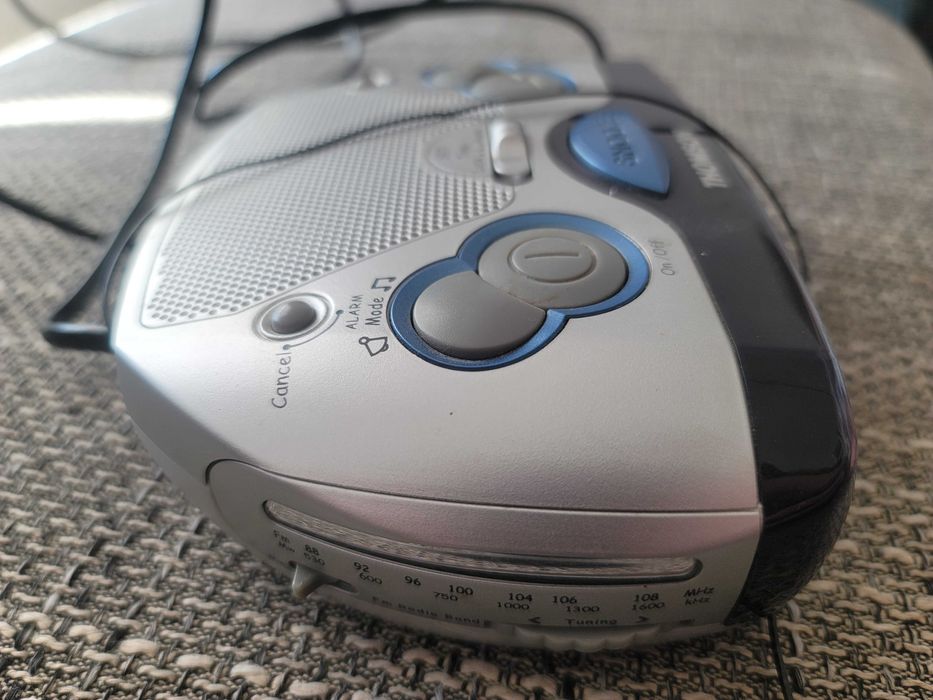 THOMSON RR60M радио будилник от Германия