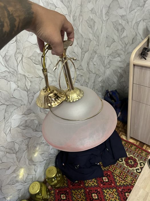Продам детские вещи и люстру.