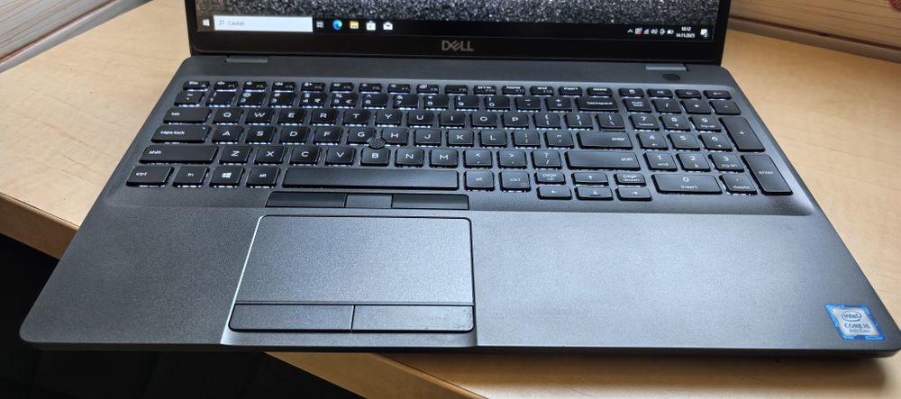 Laptop Dell Latitude 5500__i5 8265U_16GB DDR4_SSD 256GB_15.6"IPS FULL HD_Tastatura Iluminata_Slot CARD/SIM__