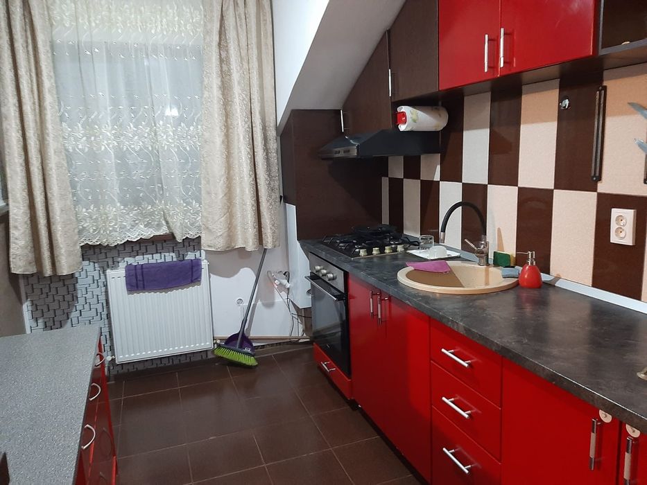 Închiriez apartament