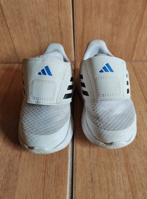 Adidași unisex mărimea 21