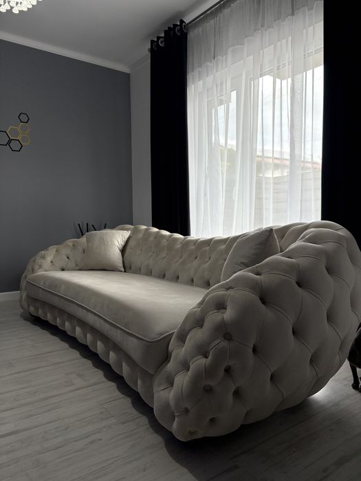 Vand canapea Chesterfield fixa /  alb perlat
