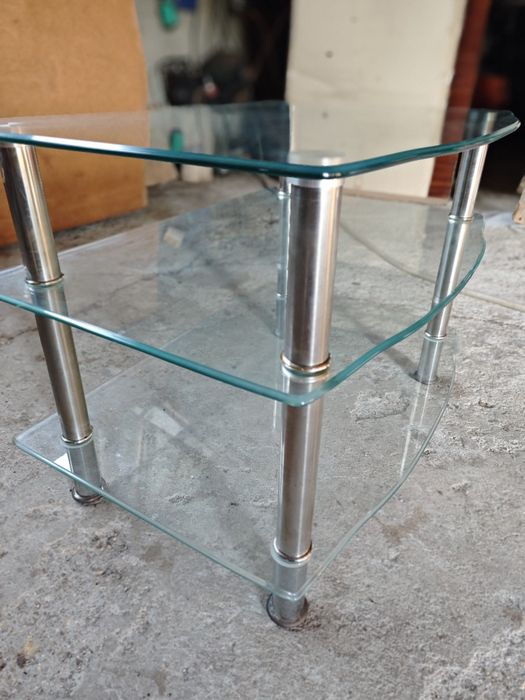 Стъклена маса в отлично състояние