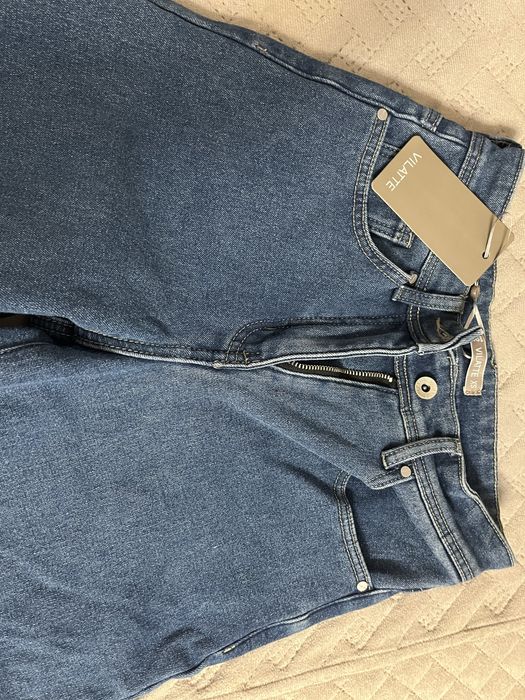 Продам женские джинсы