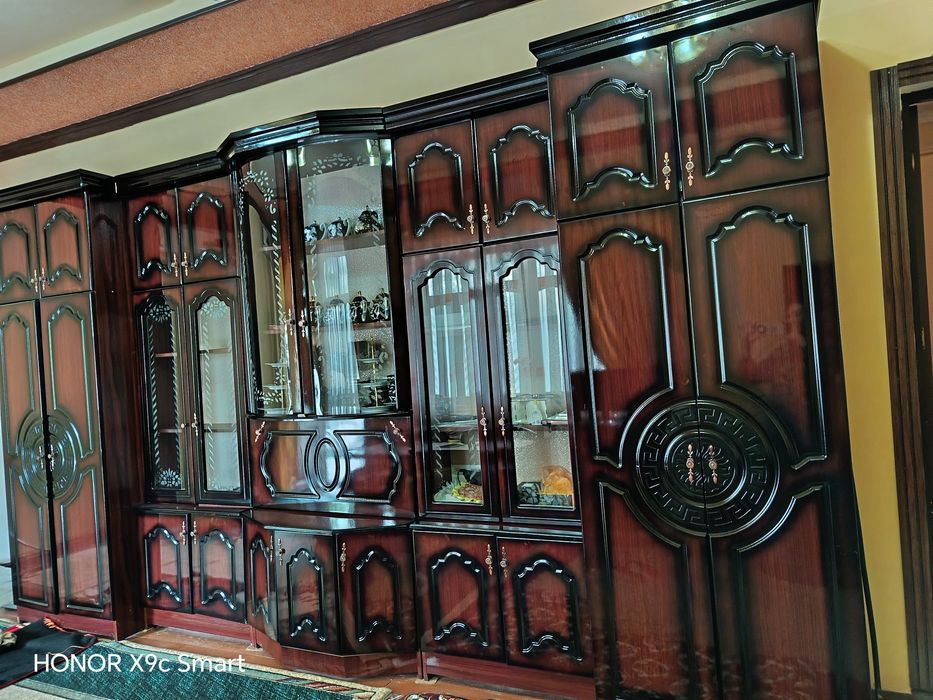 Стенка сотилади, узунлиги 4 метр холати яхши