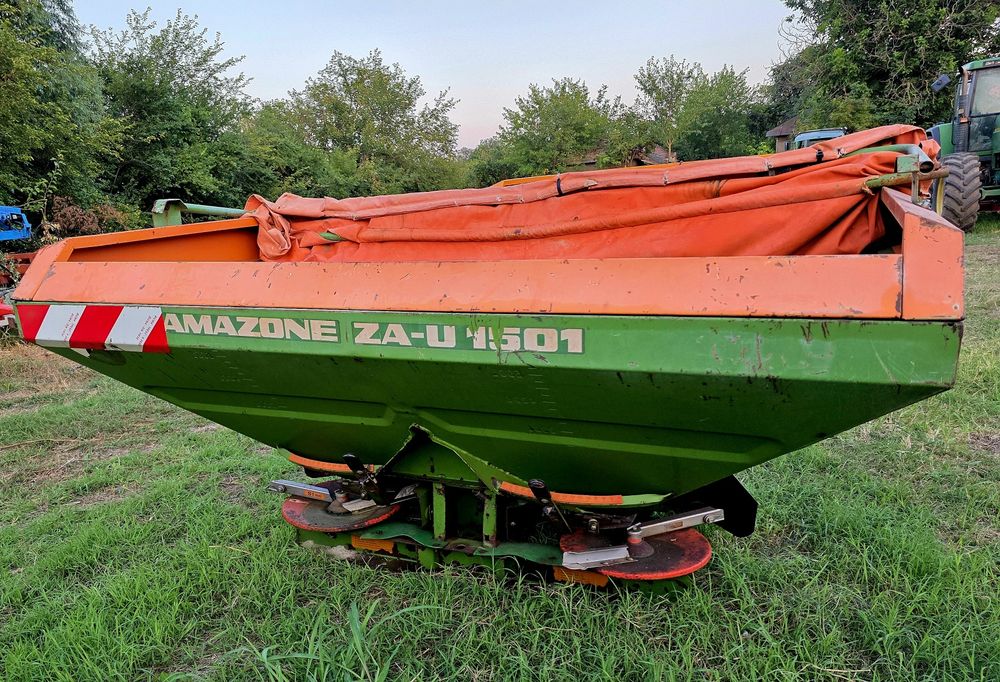 Distribuitor ingrasaminte Amazone ZAU 1000 1500 1800 kg mig azot mea prelata