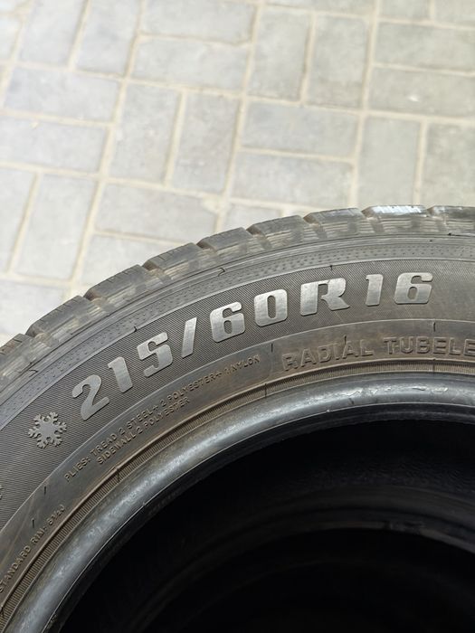 Продам зимние шины 215/60/R16