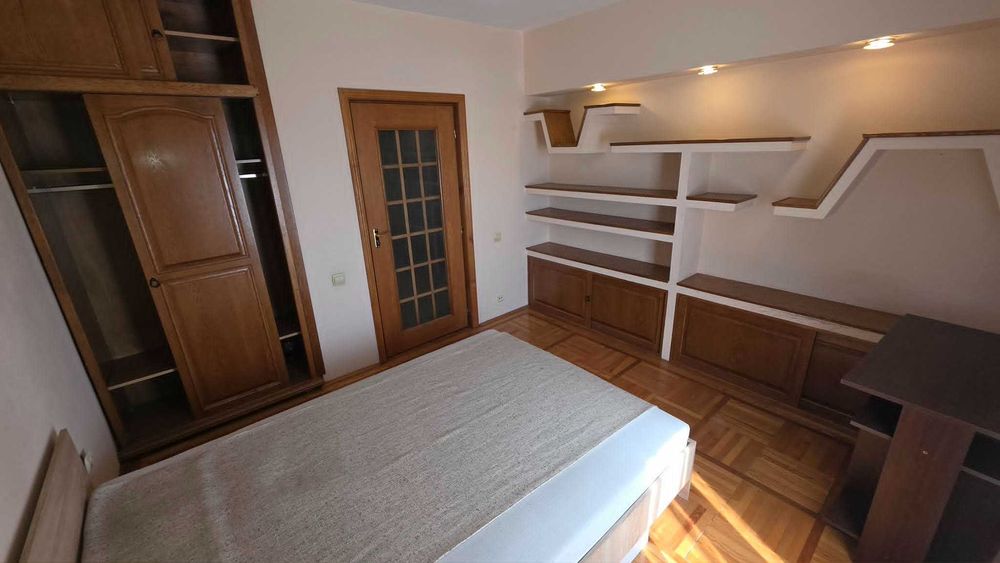 Apartament 3 camere , CENTRAL - ,INDEPENDENTEI  UMF