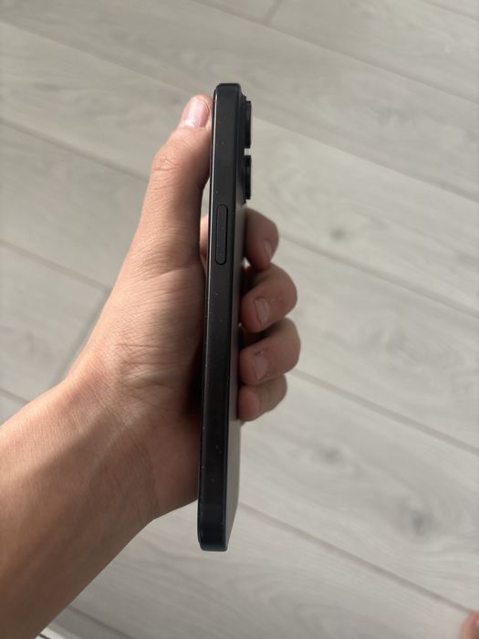 Iphone 15 с документами