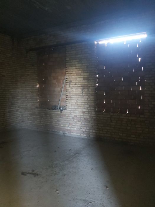 Назарбек марказида уй сотилади