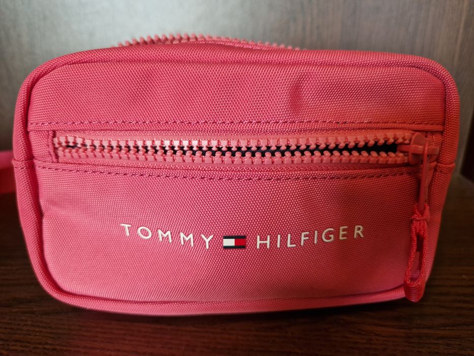 Малка детска чантичка за през рамо Tommy Hilfiger