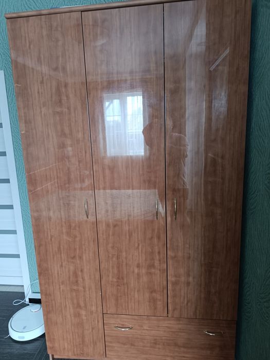 Продам спальный гарнитур